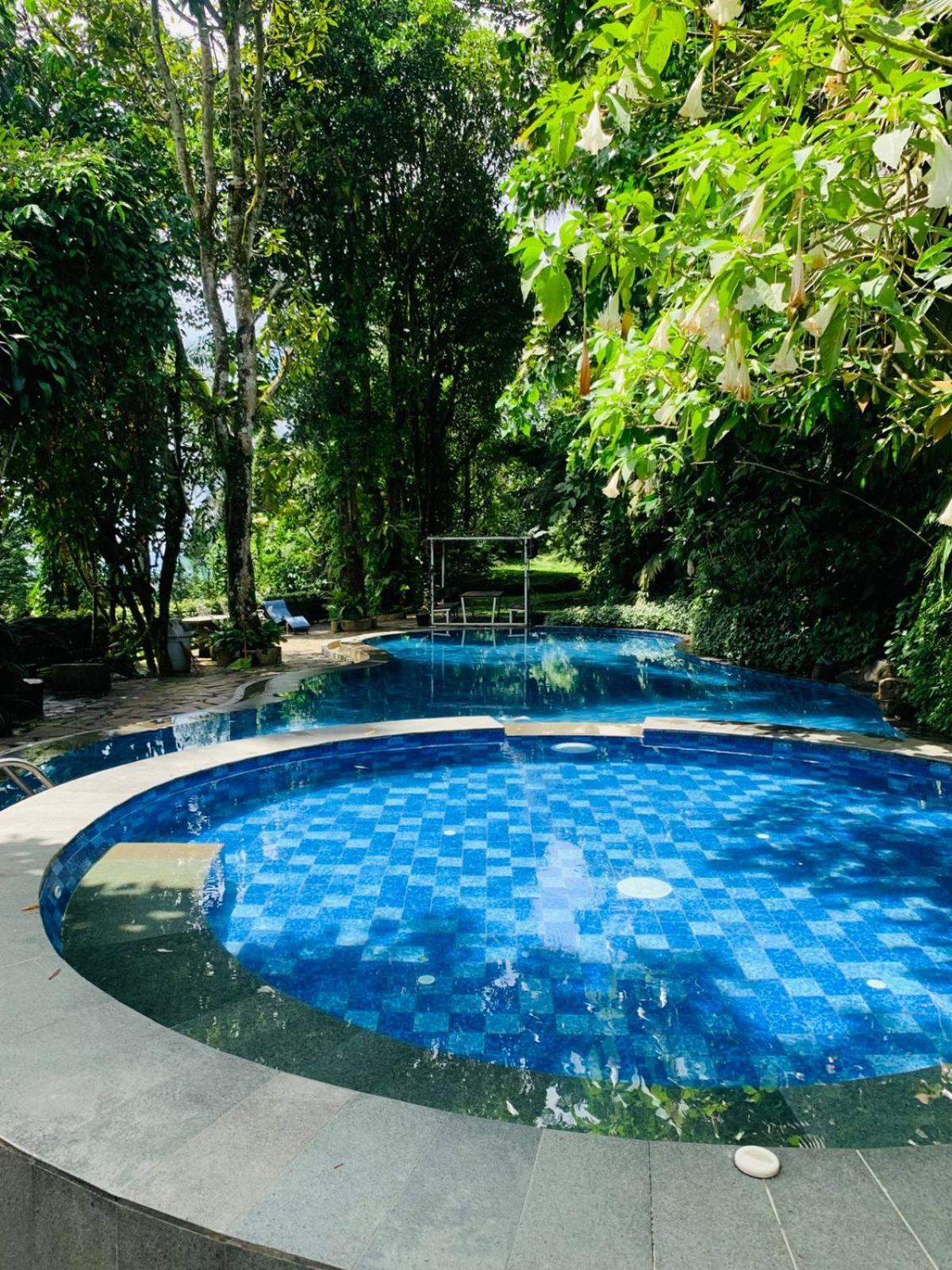 Habitat Hills Hotel Cisarua Buitenkant foto